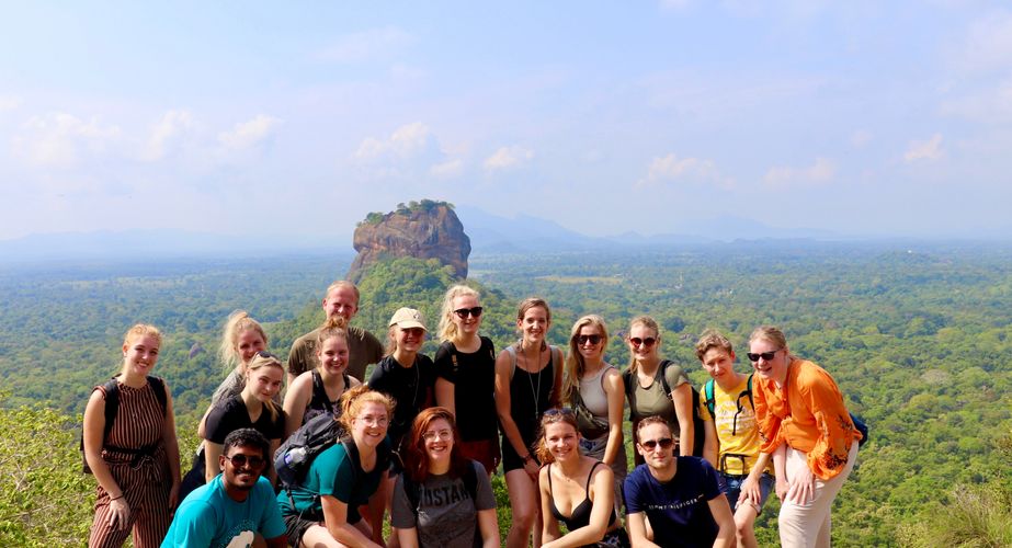 Optionele Pidurangula rock hike Optionele Pidurangula rock hike